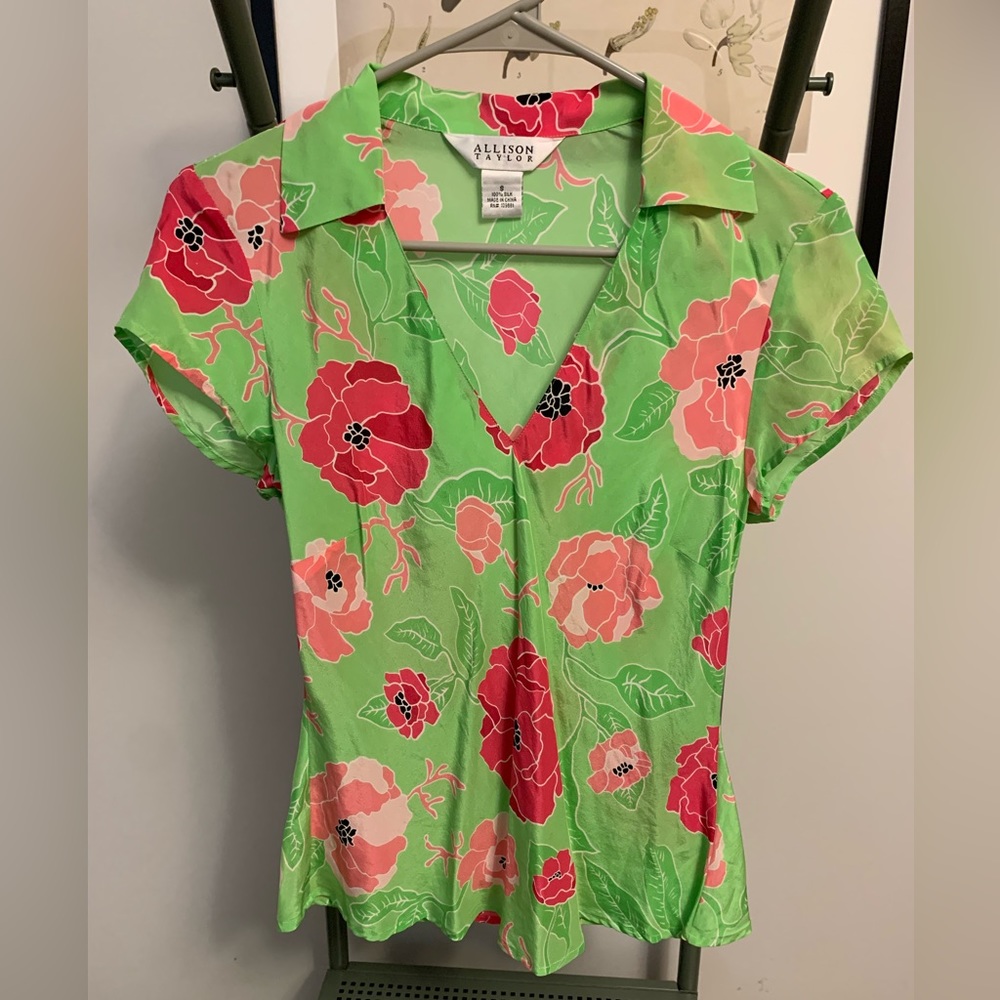 Y2K vintage 100% silk floral v-neck blouse | S